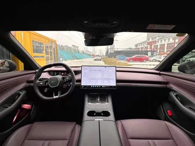 Xiaomi SU7 — Фото автомобиля 4