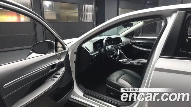 Hyundai Sonata Sonata (DN8) 2.0 LPG(Для проката) — Фото автомобиля 10