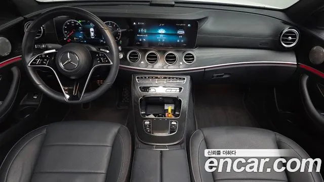 Mercedes-Benz E-Class — Фото автомобиля 7