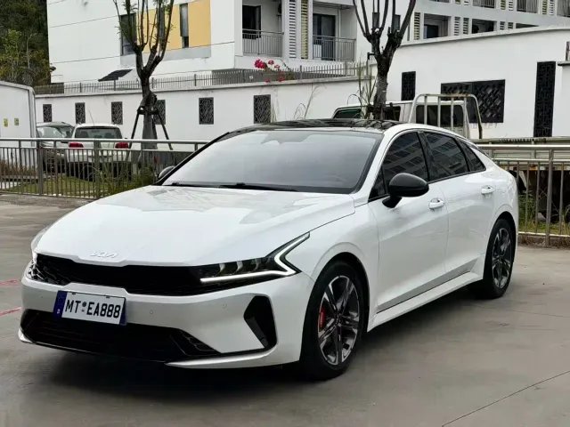 Kia K5 — Фото автомобиля 2