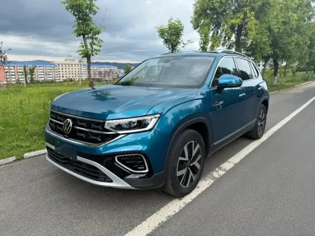 Фотография автомобиля — Volkswagen Tayron