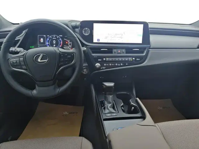 Lexus ES — Фото автомобиля 12