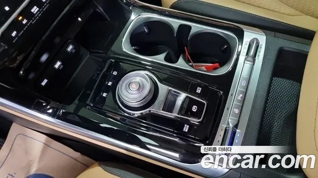 Kia Carnival Generation 4 — Фото автомобиля 9