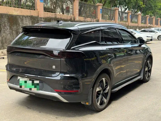 BYD Tang — Фото автомобиля 4