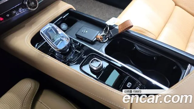 Volvo S90 — Фото автомобиля 12