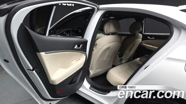 Genesis G70 New — Фото автомобиля 16