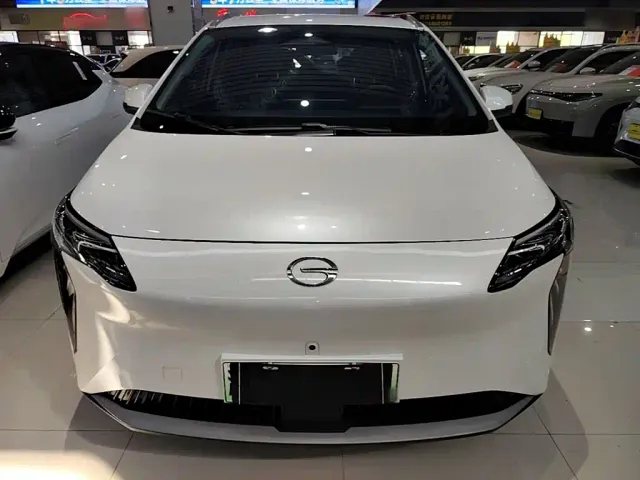 GAC Aion Y — Фото автомобиля 2