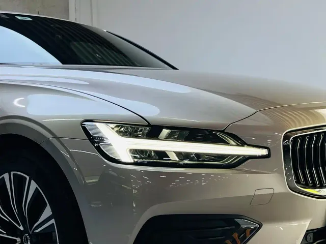 Volvo S60 — Фото автомобиля 5
