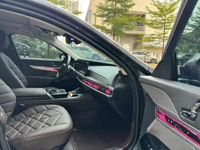 BMW 7 Series — Фото автомобиля 7