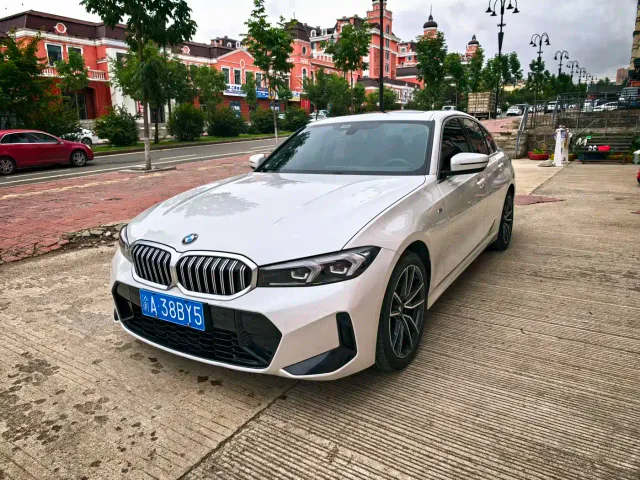 Фотография автомобиля — BMW 3 Series