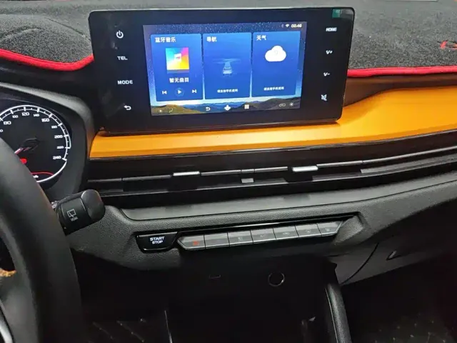 Livan X3 PRO — Фото автомобиля 13