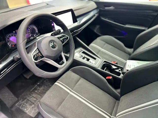 Volkswagen Golf — Фото автомобиля 9