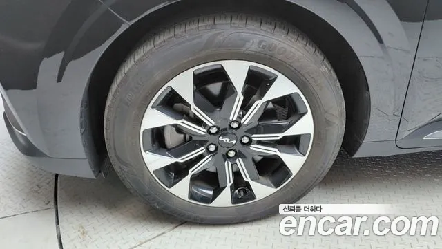 Kia Carnival Generation 4 — Фото автомобиля 5