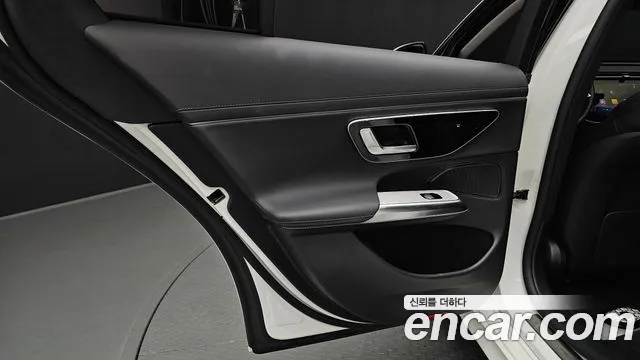 Mercedes-Benz E-Class — Фото автомобиля 21