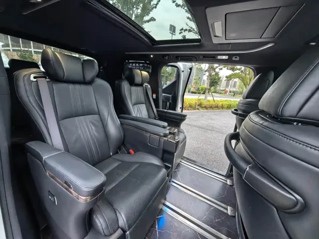 Toyota Alphard — Фото автомобиля 14