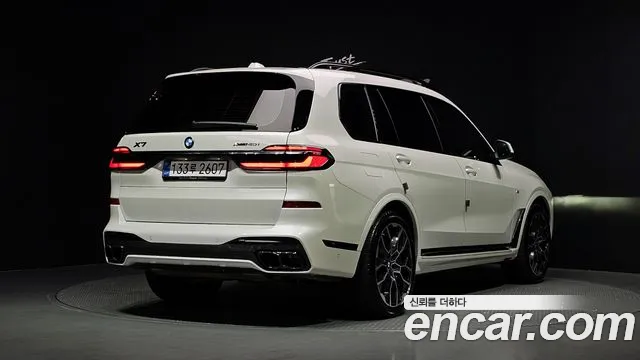 BMW X7 — Фото автомобиля 2