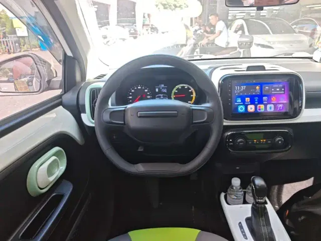 Roewe Clever — Фото автомобиля 10
