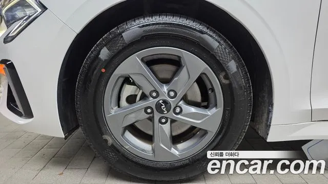 Kia K5 Новый K5 3 поколение 2.0 LPi(Для проката) — Фото автомобиля 5