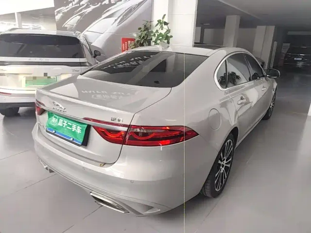 Jaguar XFL — Фото автомобиля 6