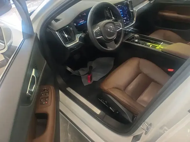 Volvo S60 — Фото автомобиля 15