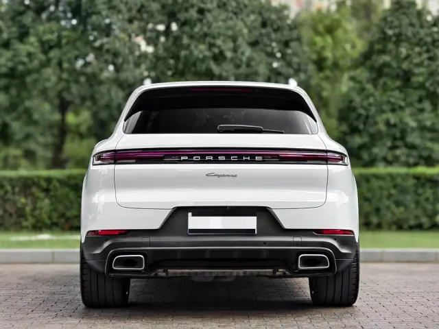 Porsche Cayenne — Фото автомобиля 8