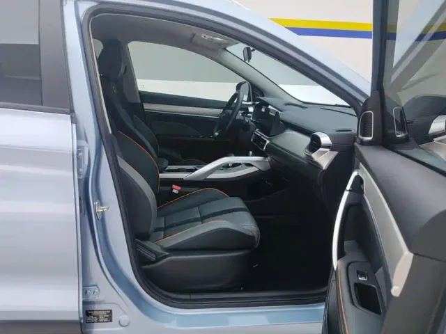 Geely Binyue — Фото автомобиля 8