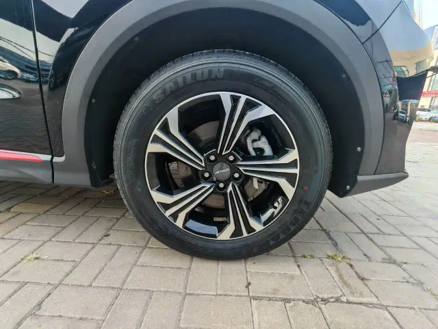 Jetour X70 — Фото автомобиля 13