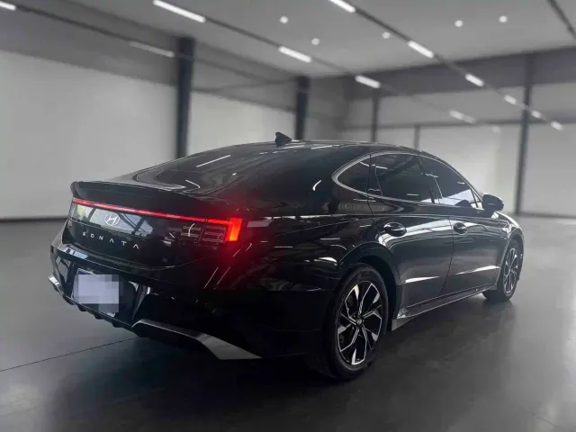 Hyundai Sonata — Фото автомобиля 13