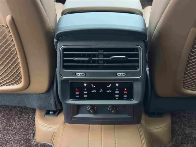 Audi Q7 — Фото автомобиля 14