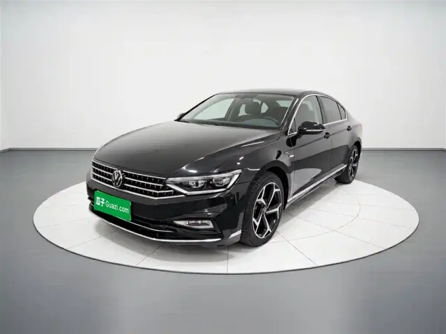 Фотография автомобиля — Volkswagen Magotan