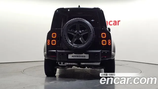 Land Rover Defender — Фото автомобиля 6