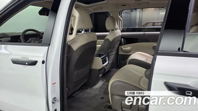 Kia Carnival Generation 4 — Фото автомобиля 16