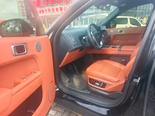 Li Auto L7 — Фото автомобиля 5