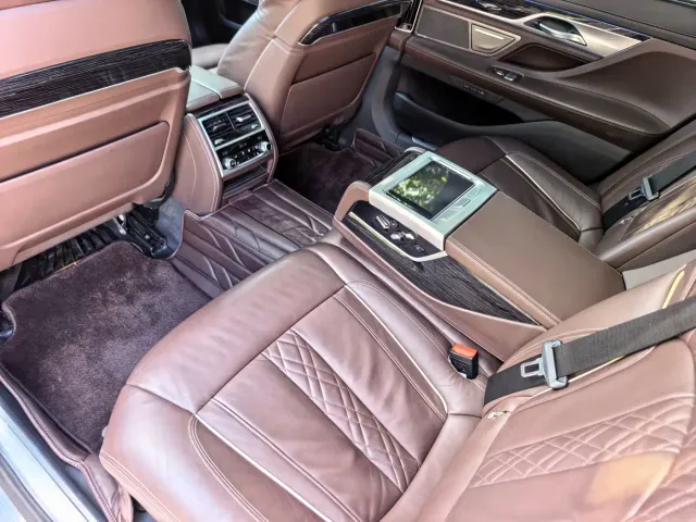 BMW 7 Series — Фото автомобиля 22