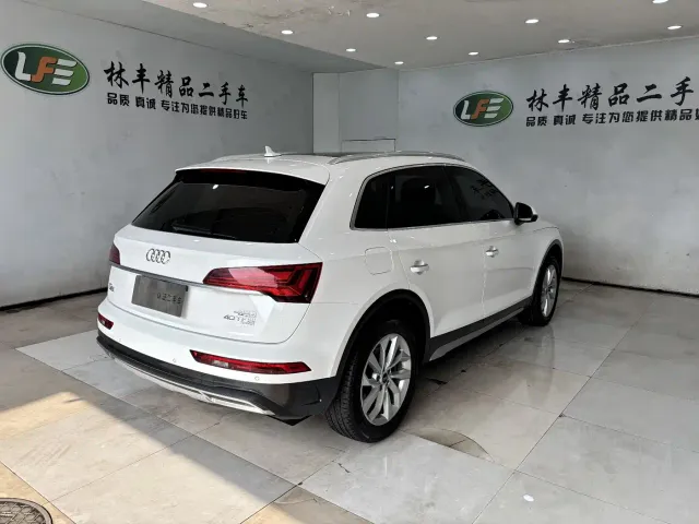 Audi Q5L — Фото автомобиля 5
