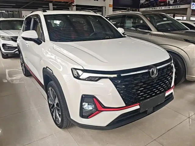Changan CS35 Plus — Фото автомобиля 3