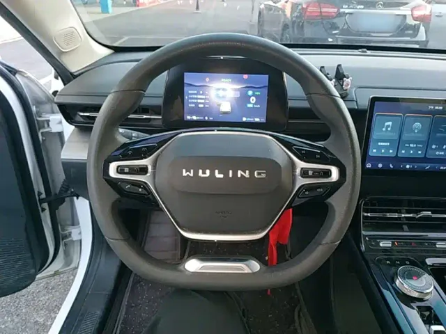 Wuling Starlight — Фото автомобиля 10