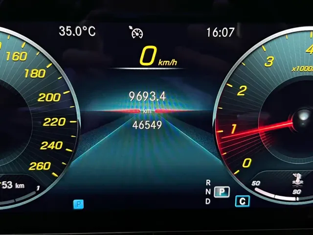 Mercedes-Benz E-Class — Фото автомобиля 16