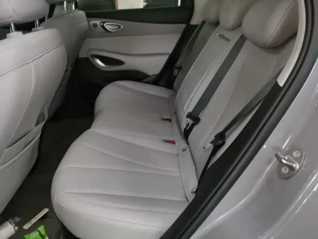 BYD Sealion 05 EV — Фото автомобиля 16
