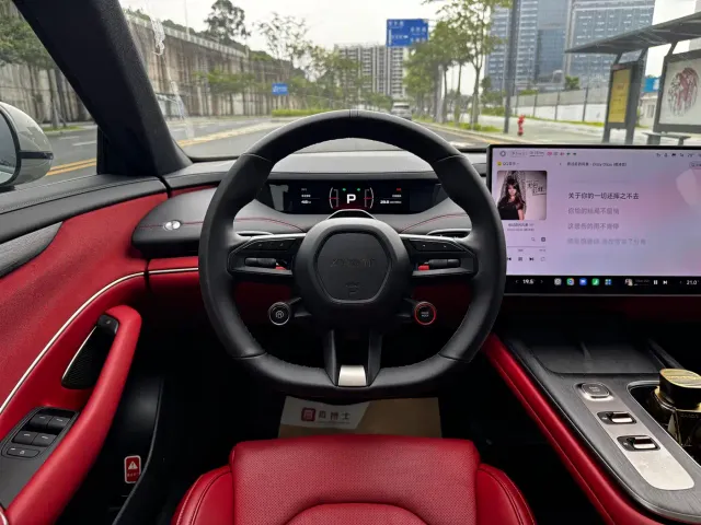 Xiaomi Auto Xiaomi SU7 2024 RWD Ultra Long Range Advanced Smart Driving Pro Edition — Фото автомобиля 25