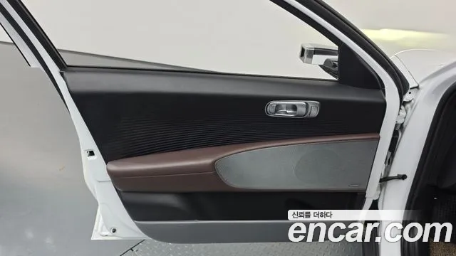 Hyundai Ioniq 6 — Фото автомобиля 12
