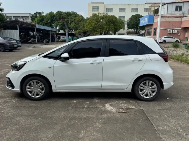 Honda Fit — Фото автомобиля 6
