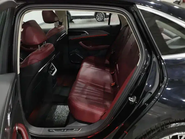 Hongqi H5 — Фото автомобиля 15