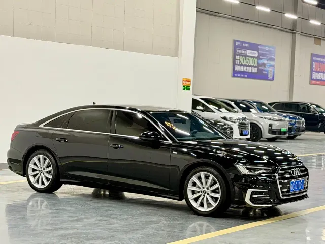 Фотография автомобиля — Audi A6L