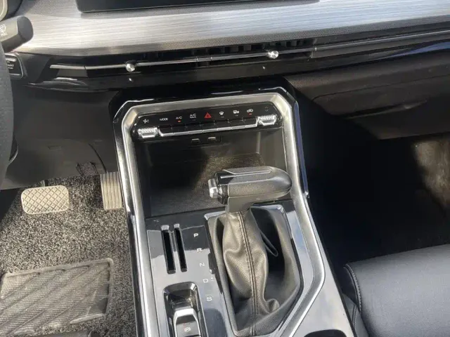 Wuling Asta — Фото автомобиля 11