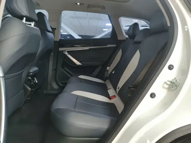 Geely Boyue L — Фото автомобиля 16