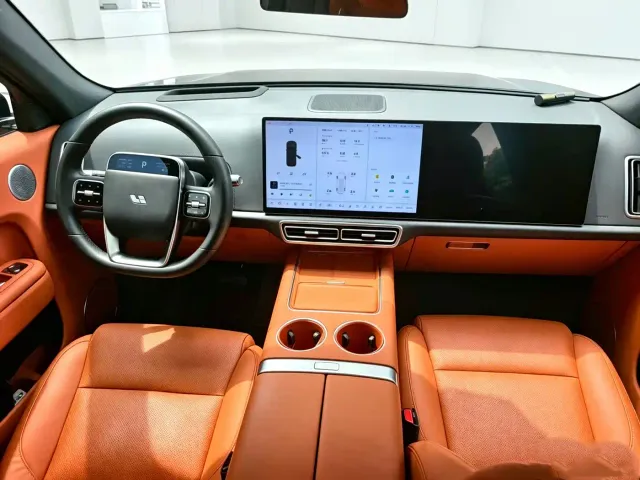 Li Auto L7 — Фото автомобиля 5