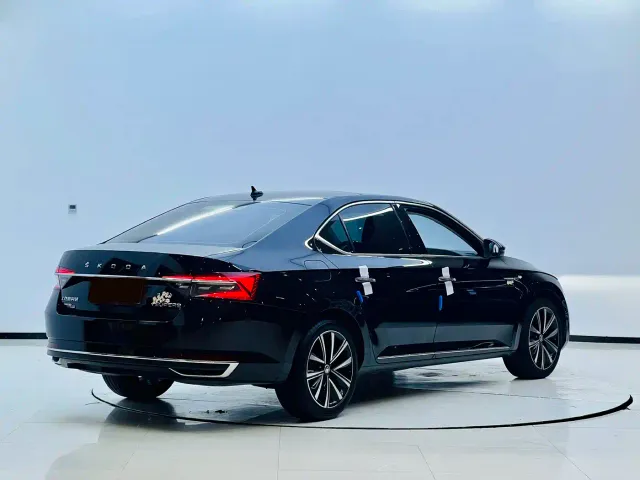 Skoda Superb — Фото автомобиля 6