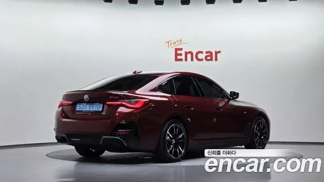 BMW i4 — Фото автомобиля 2