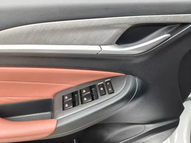 Changan Eado — Фото автомобиля 7